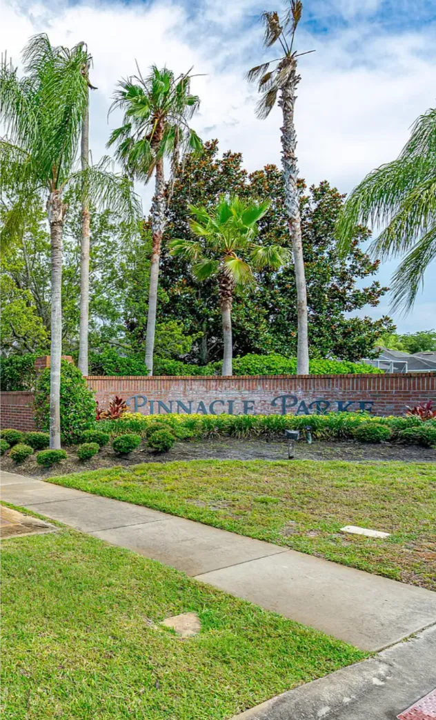 pinnacle park front sign